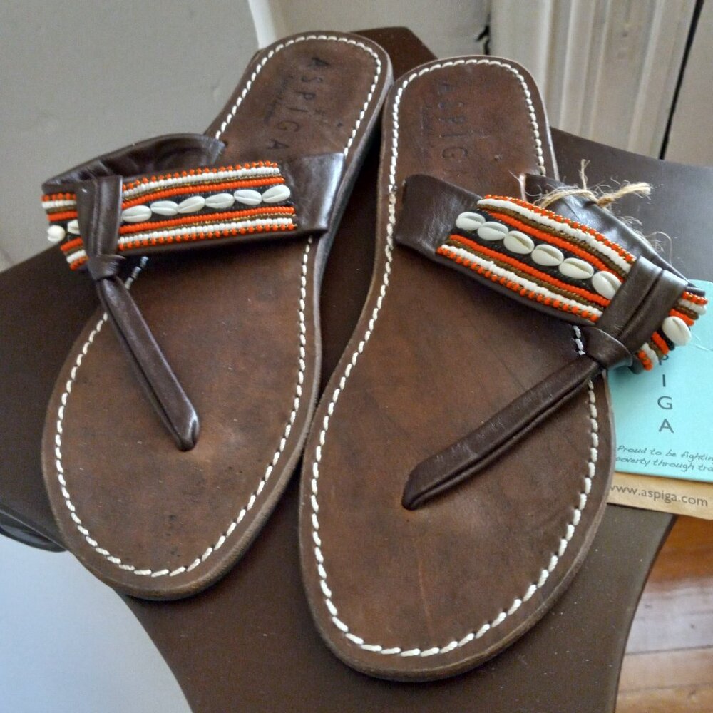 ASPIGA SARA FLAT SHELL BEADED LEATHER SANDALS $82 NEW EU 37 US 7